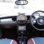 ミニクーパー運転席写真