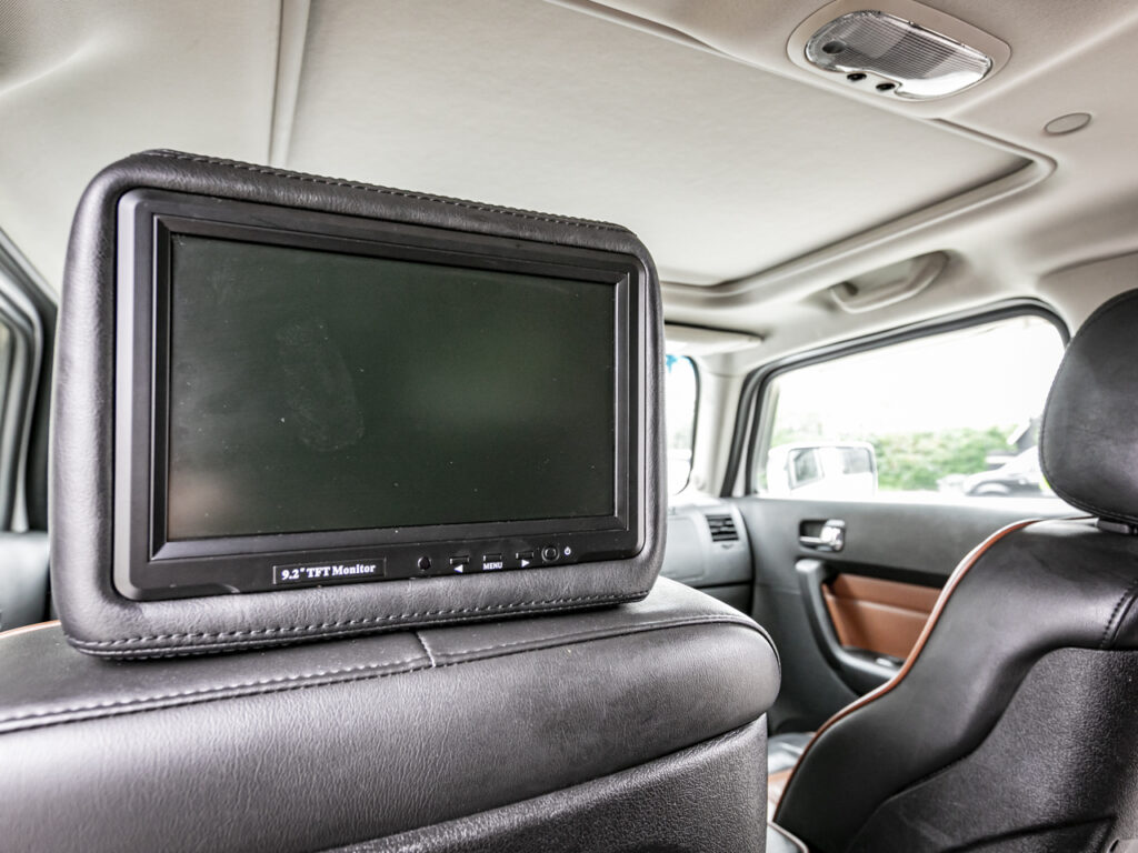 ハマーH3後部座席用モニター写真