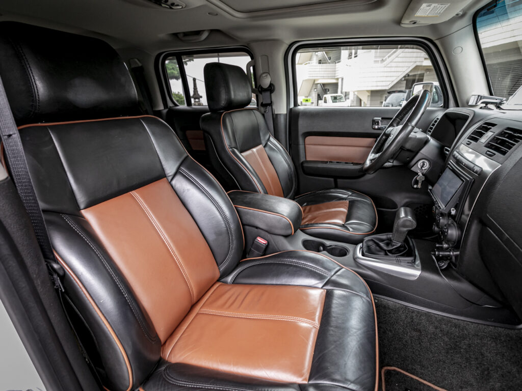 ハマーH3助手席写真