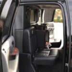 キャデラックエスカレードリムジン仕様後部座席画像