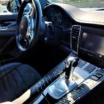 ポルシェパナメーラ運転席の写真