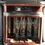 キャデラックエスカレードリムジン仕様ワインセラー画像